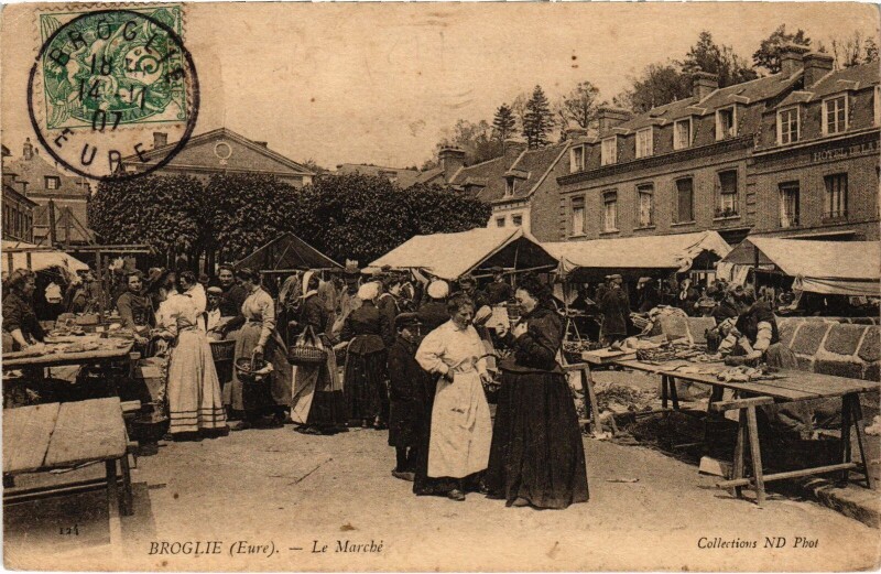 Carte postale ancienne Broglie Le Marché à Broglie