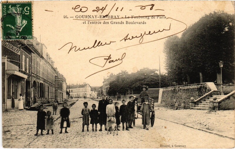 Carte postale ancienne Gournay-en-Bray faubourg de Paris à Gournay-en-Bray