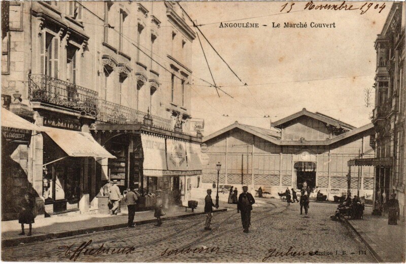 Carte postale ancienne Angouleme Marché couvert