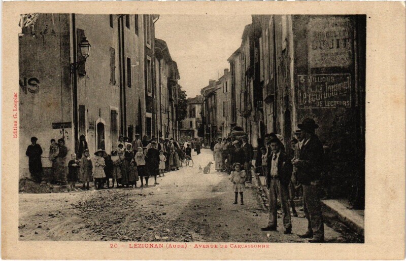 Carte postale ancienne Lézignan Avenue de la Carcassonne à Carcassonne
