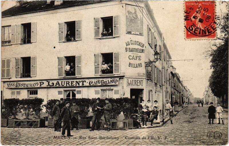 Carte postale ancienne Melun Rue Saint-Barthélémy Controle à Melun