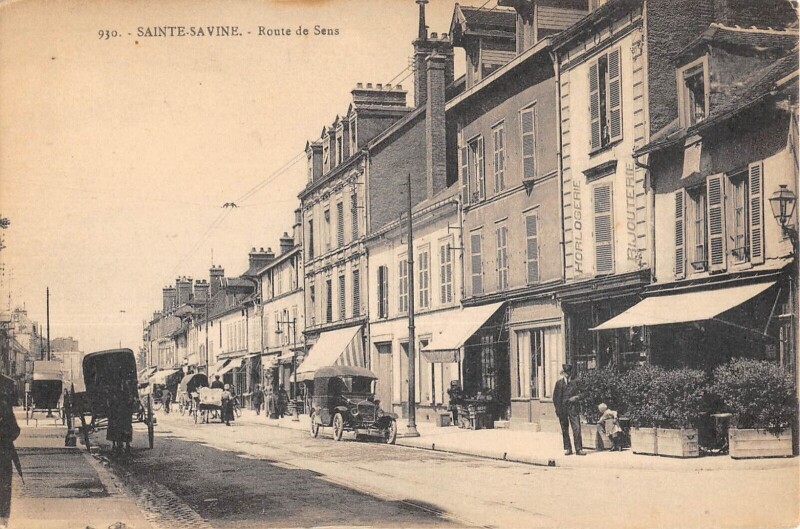 Carte postale ancienne Sainte Savine - Route De Sens à Sainte-Savine