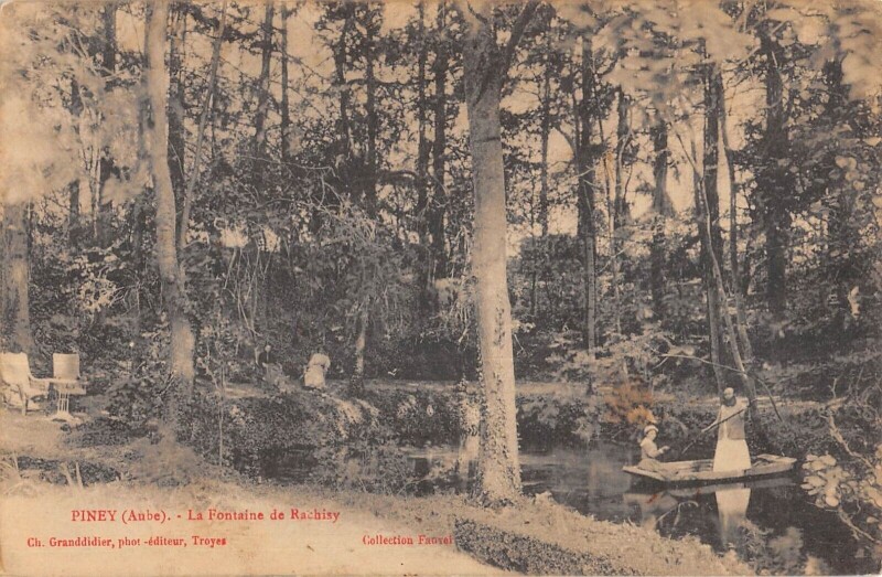Carte postale ancienne Piney - La Fontaine De Rachisy à Fontaine
