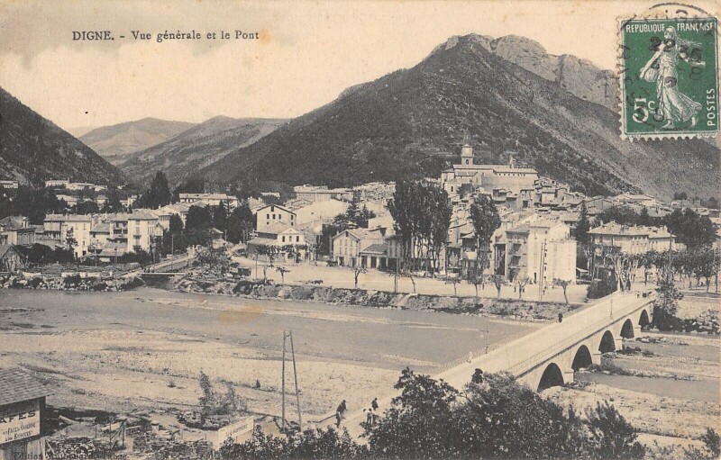 Carte postale ancienne Digne - Vue Generale Et Pont