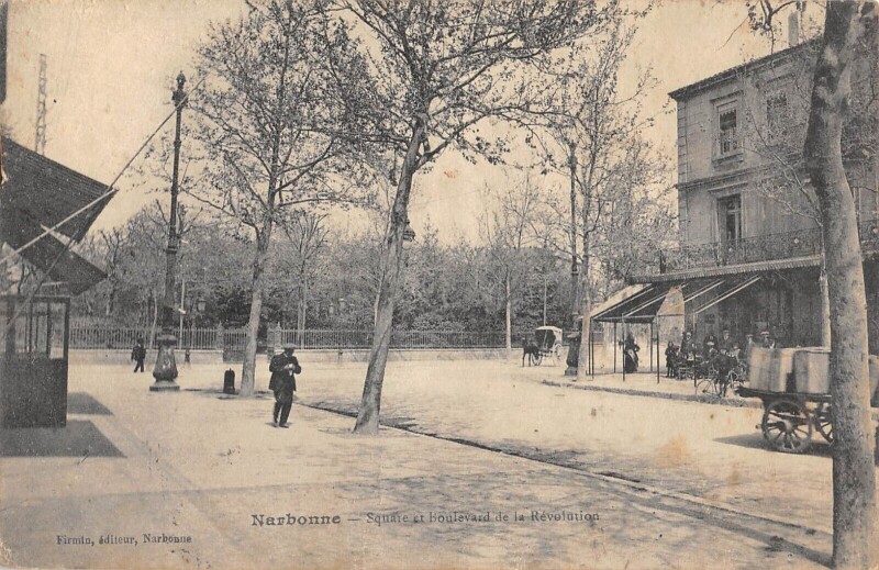 Carte postale ancienne Narbonne - Square Et Boulevard De La Revolution à Narbonne