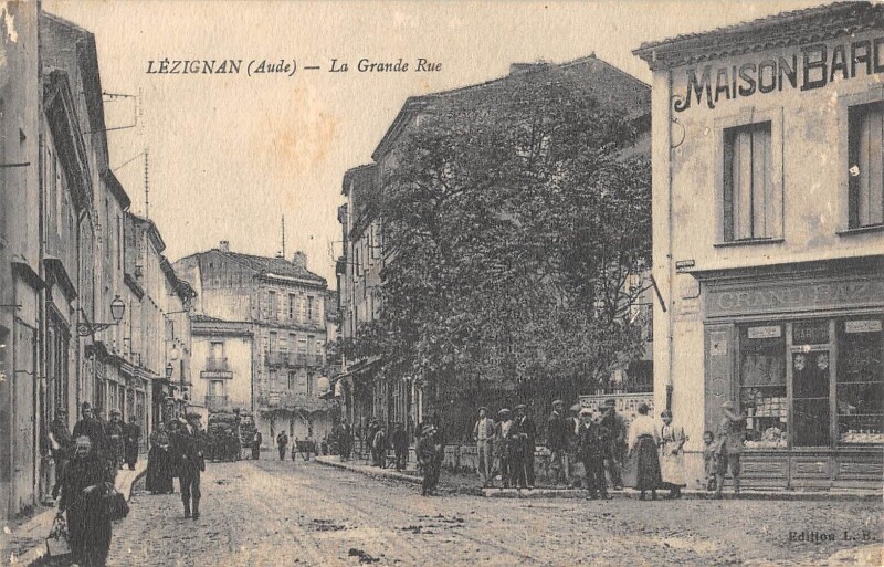 Carte postale ancienne Lezignan - La Grande Rue