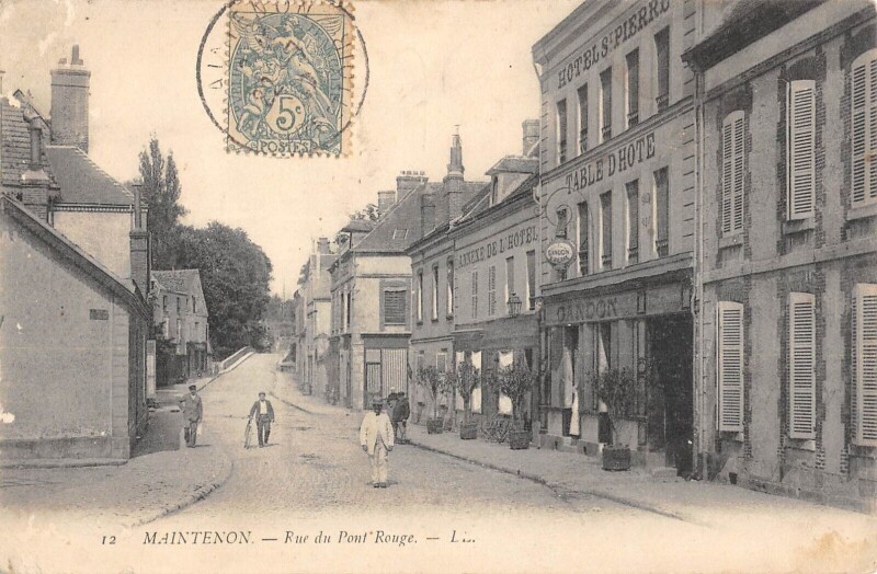 Carte postale ancienne Maintenon - Rue Du Pont Rouge à Maintenon