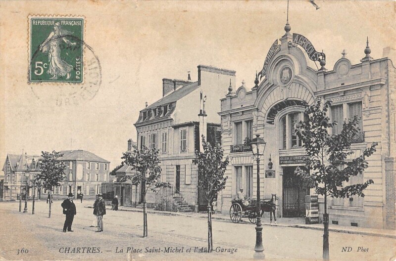 Carte postale ancienne Chartres - La Place Saint Michel Et L'Auto Garage à Chartres
