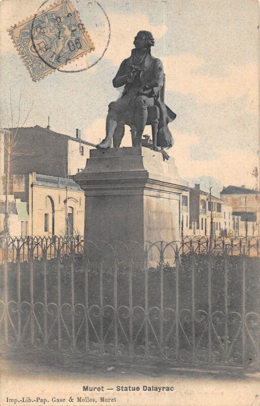 Carte postale ancienne Muret - Statue Dalayrac à Muret