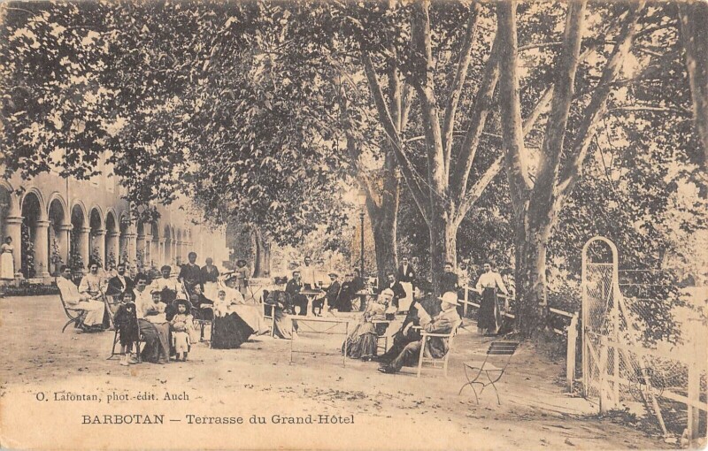 Carte postale ancienne Barbotan - Terrasse Du Grand Hotel