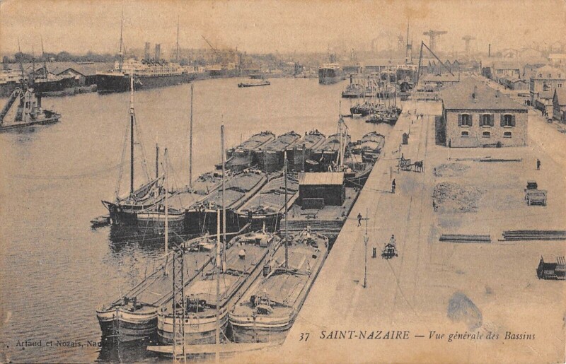Carte postale ancienne Saint Nazaire - Vue Generale Des Bassins à Saint-Nazaire