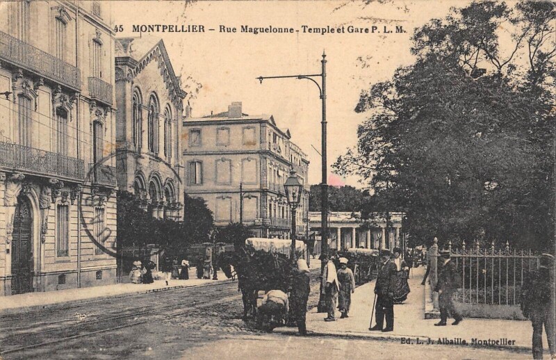 Carte postale ancienne Montpellier - Rue Maguelonne - Temple Et Gare P.L.M. à Montpellier
