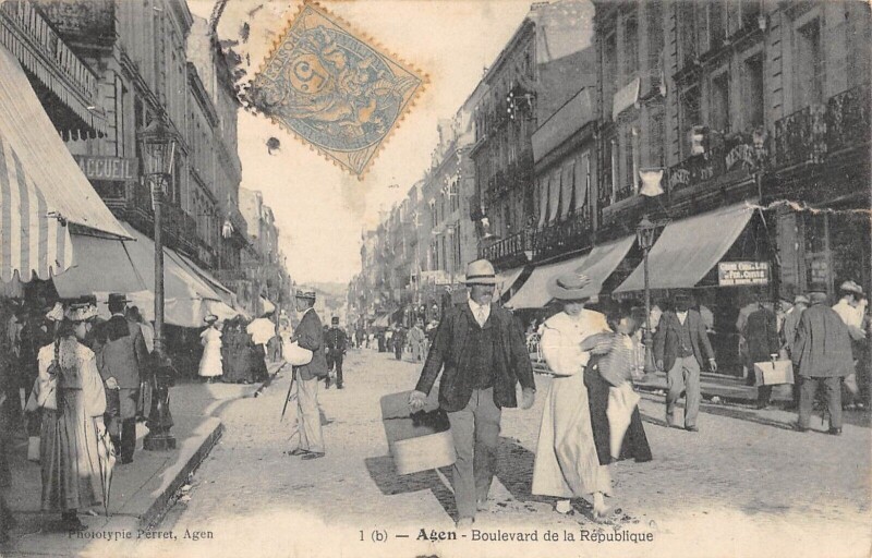 Carte postale ancienne Agen - Boulevard De La Republique