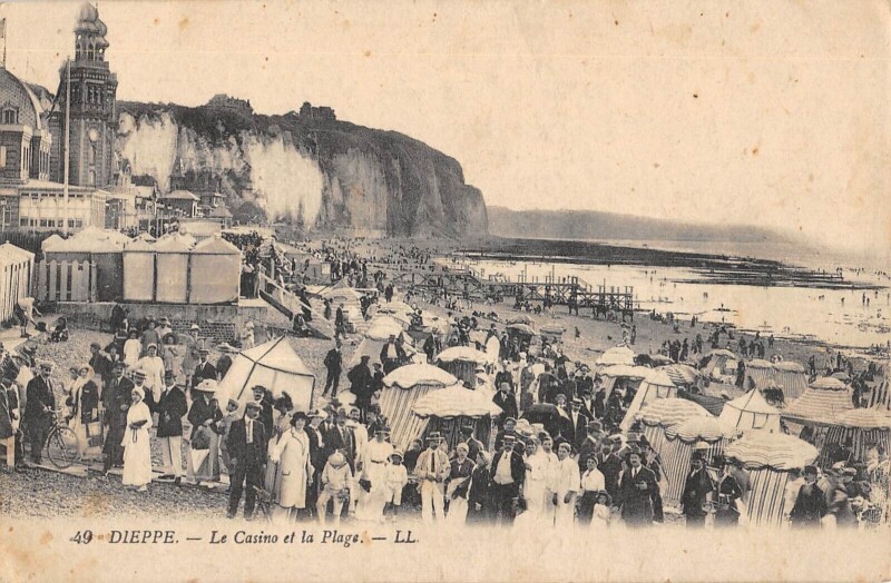 Carte postale ancienne Dieppe - Le Casino Et La Plage à Dieppe