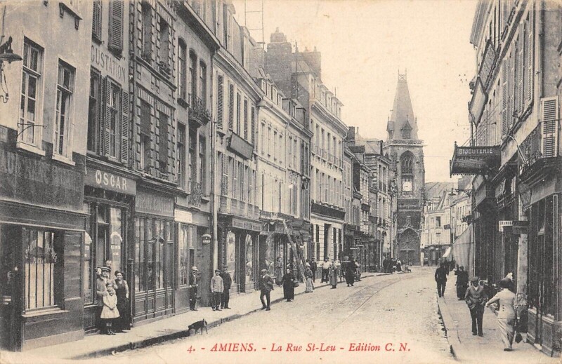 Carte postale ancienne Amiens - Rue Saint Leu à Amiens