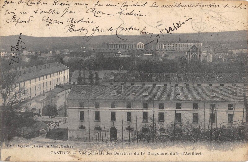 Carte postale ancienne Castres - Vue Generale Des Quartiers Du 19 Dragons Et Du 9e D'Artillerie à Castres
