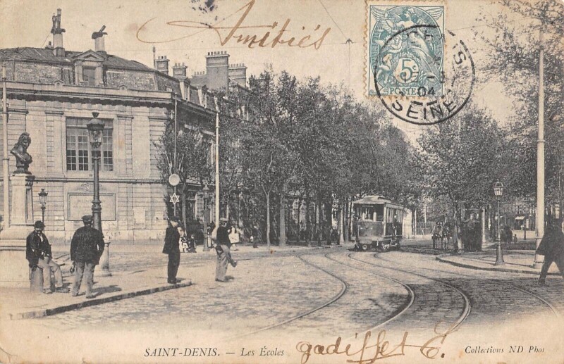 Carte postale ancienne Sant Denis - Les Ecoles