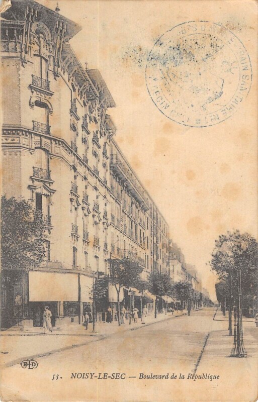 Carte postale ancienne Noisy Le Sec - Boulevard De La Republique à Noisy-le-Sec