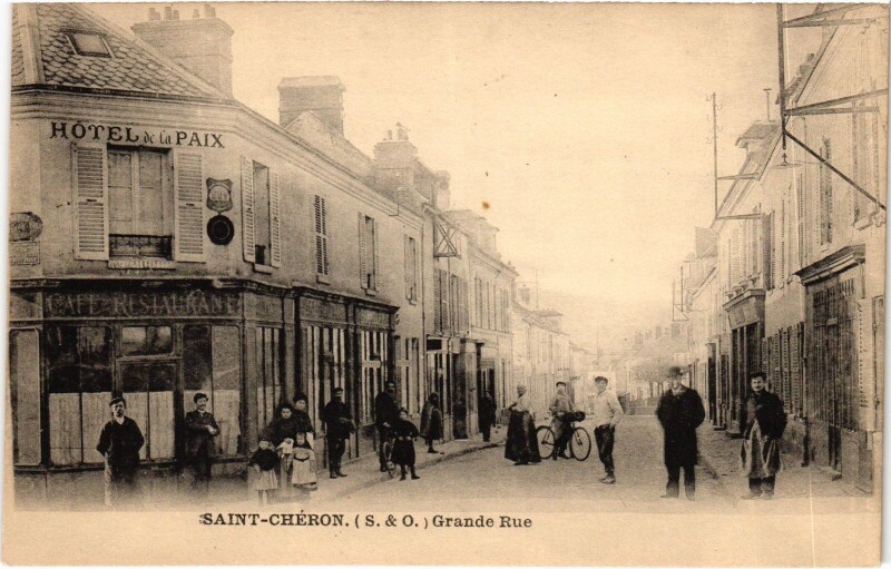 Carte postale ancienne Saint-Chéron Grande Rue à Saint-Chéron
