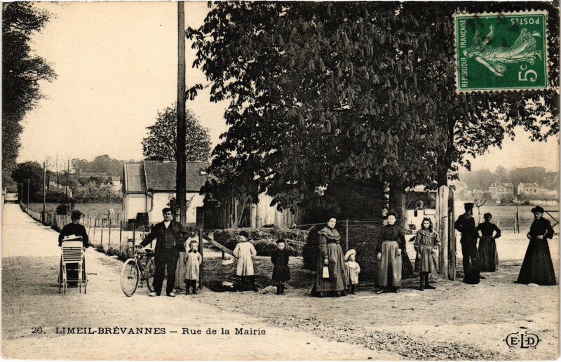 Carte postale ancienne Limeil-Brévannes Rue de la Mairie à Limeil-Brévannes