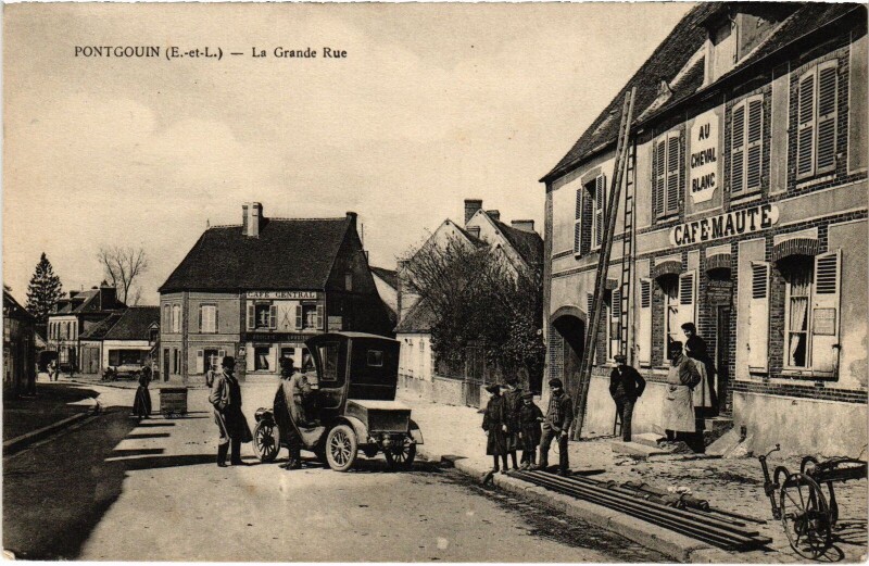 Carte postale ancienne Pontgouin Grande Rue à Pontgouin