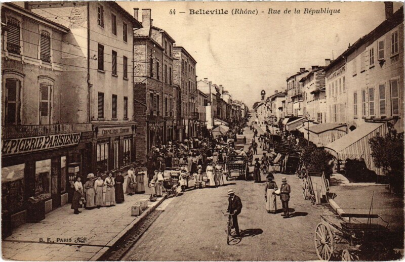 Carte postale ancienne Belleville Rue de la République