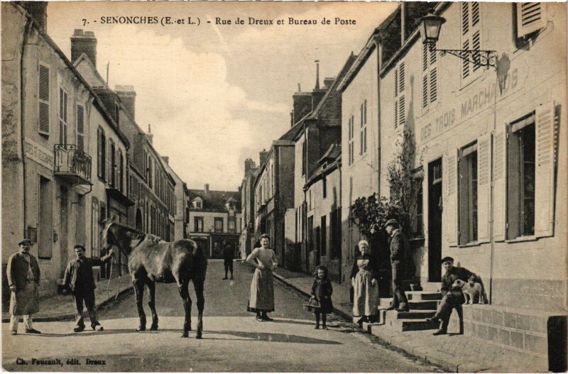 Carte postale ancienne Senonches Rue de Dreux Bureau de Poste à Dreux