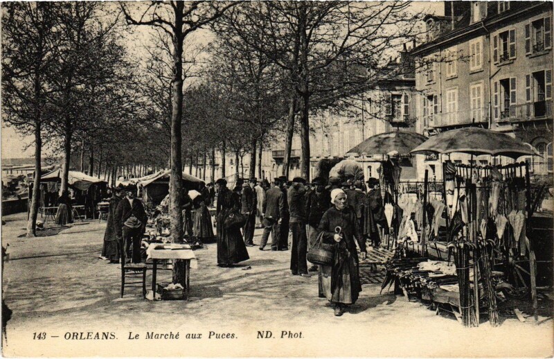 Carte postale ancienne Orléans Marché aux Puces à Orléans