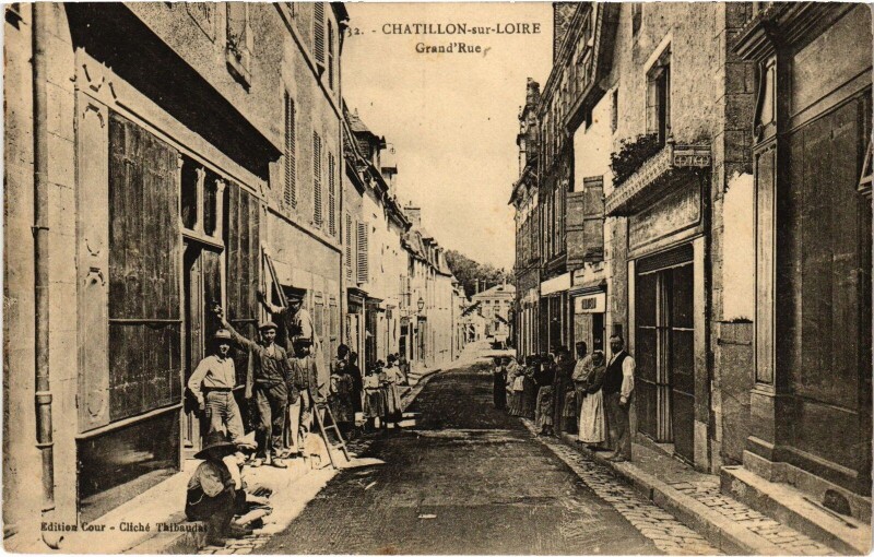 Carte postale ancienne Chatillon-sur-Loire Grande Rue
