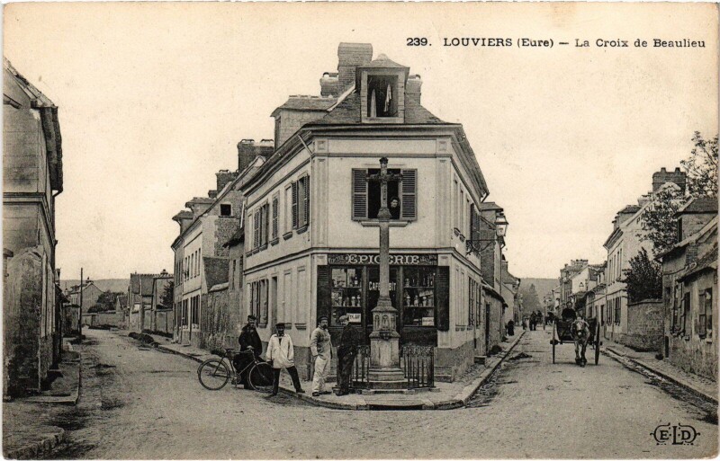 Carte postale ancienne Louviers La Croix de Beaulieu à Louviers