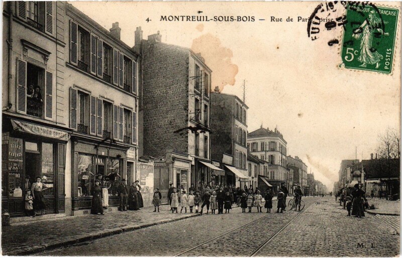 Carte postale ancienne Montreuil-sous-Bois Rue de Paris à Montreuil