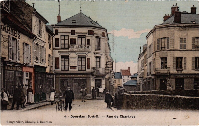 Carte postale ancienne Dourdan Rue de Chartres à Dourdan