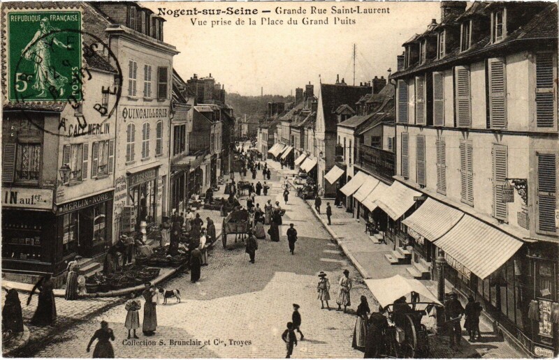 Carte postale ancienne Nogent-sur-Seine Grande Rue Saint-Laurent à Nogent-sur-Seine