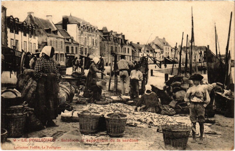 Carte postale ancienne Le Pouliguen Salaison et Expédition de la Sardine au Pouliguen