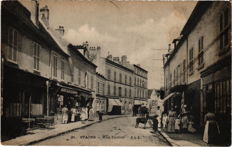 Carte postale ancienne Stains Rue Carnot à Stains