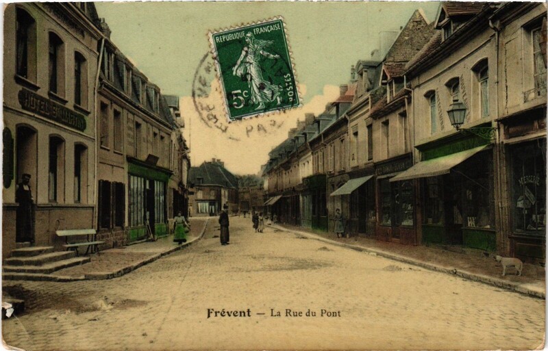 Carte postale ancienne Frévent Rue du pont à Frévent