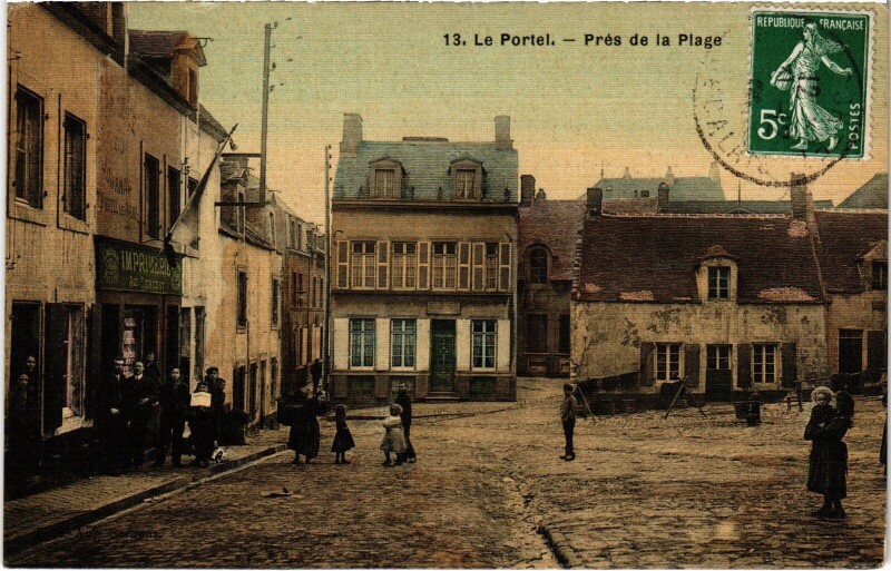 Carte postale ancienne Le Portel Pres de la Placge au Portel