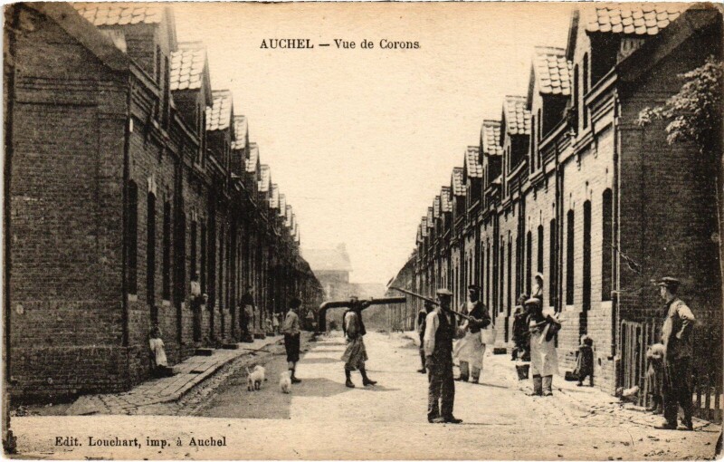 Carte postale ancienne Auchel Vue de Corons à Auchel