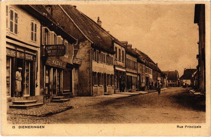 Carte postale ancienne Diemeringen Rue Principale à Diemeringen