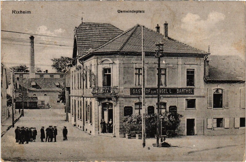 Carte postale ancienne Rixheim Gemeindeplatz à Rixheim