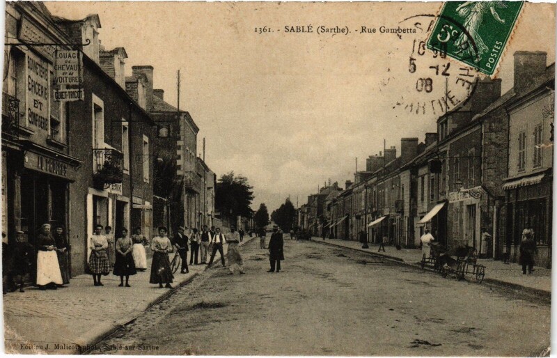 Carte postale ancienne Sablé Rue Gambetta