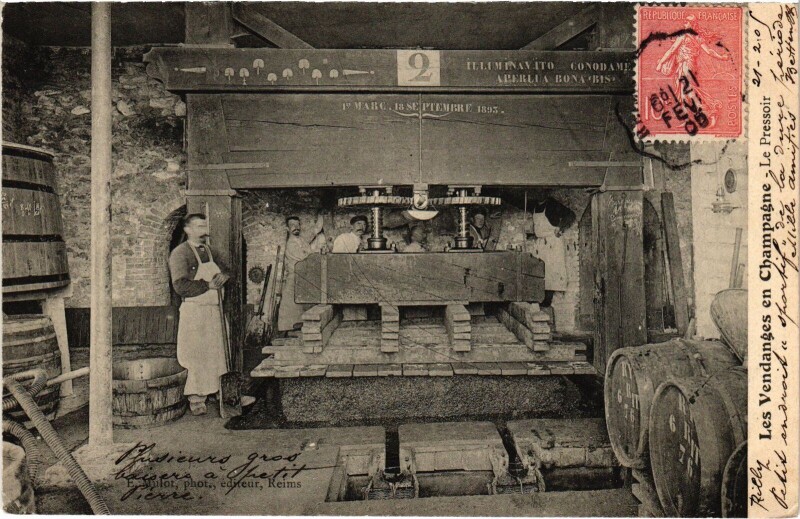 Carte postale ancienne Vendange en Champagne Le Pressoir