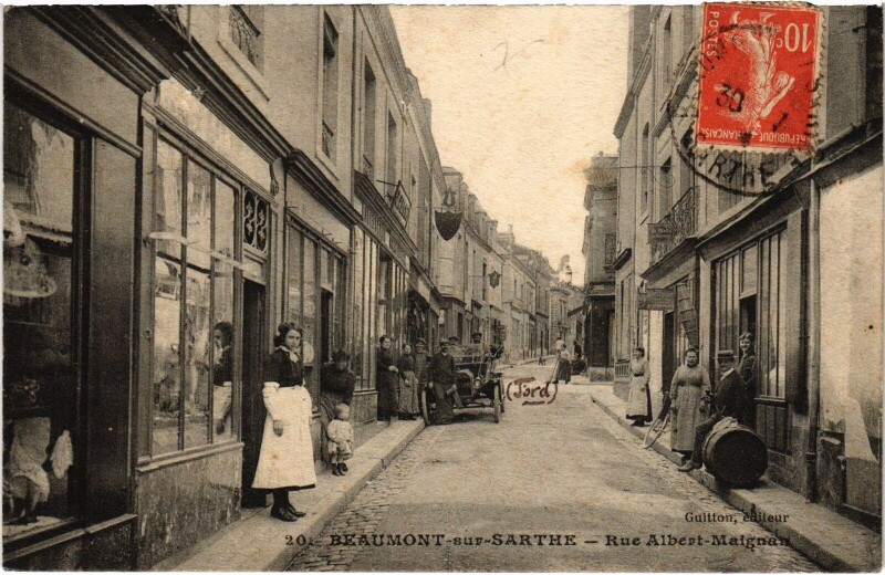 Carte postale ancienne Beaumont-sur-Sarthe Rue Albert maignan à Beaumont-sur-Sarthe