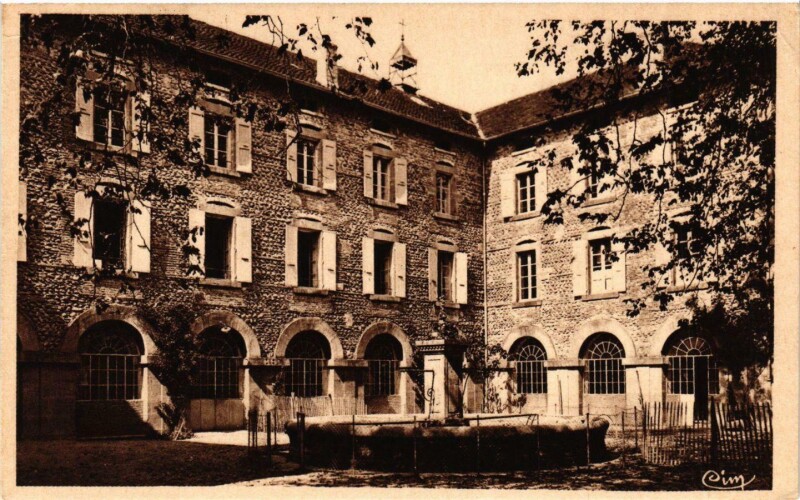 Carte postale ancienne Viriville - Le Bocage - Vue de la Cour Interieure France à Viriville