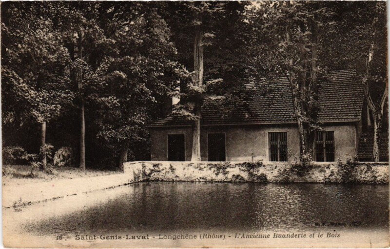 Carte postale ancienne Saint-Genis-Laval - L'Ancienne Buanderie et le Bois à Saint-Genis-Laval
