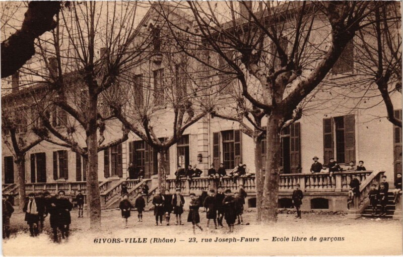 Carte postale ancienne Givors - Ecole Libre de Garcons - 23 Rue Joseph-Faure à Givors
