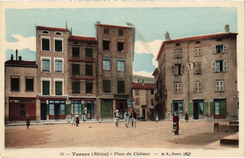 Carte postale ancienne Tarare - Place du Chateau à Tarare