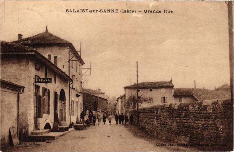 Carte postale ancienne Salaise-sur-Sanne - Grande Rue à Salaise-sur-Sanne