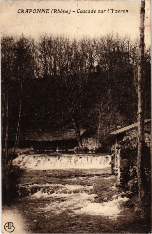 Carte postale ancienne Craponne - Cascade sur l'Yzeron à Craponne