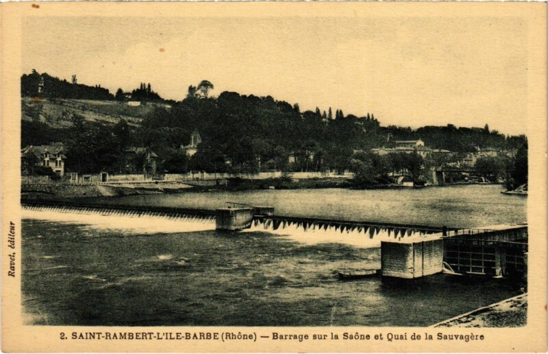 Carte postale ancienne Saint-Rambert-l'Ile-Barbe - Barrage sur la Saone et Quai